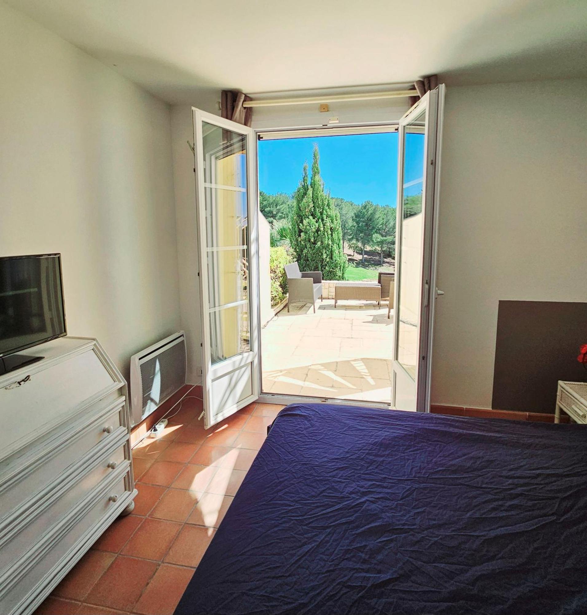 Villa Dans Cadre D'Exception - Golf, Piscine Et Tennis Prive Saint-Cyr-sur-Mer Exterior photo